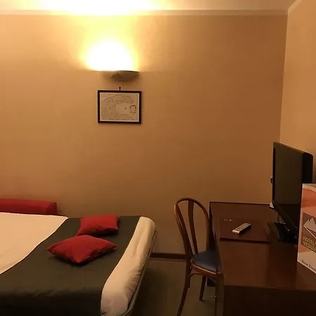 维苏韦沃酒店 4* 卢德